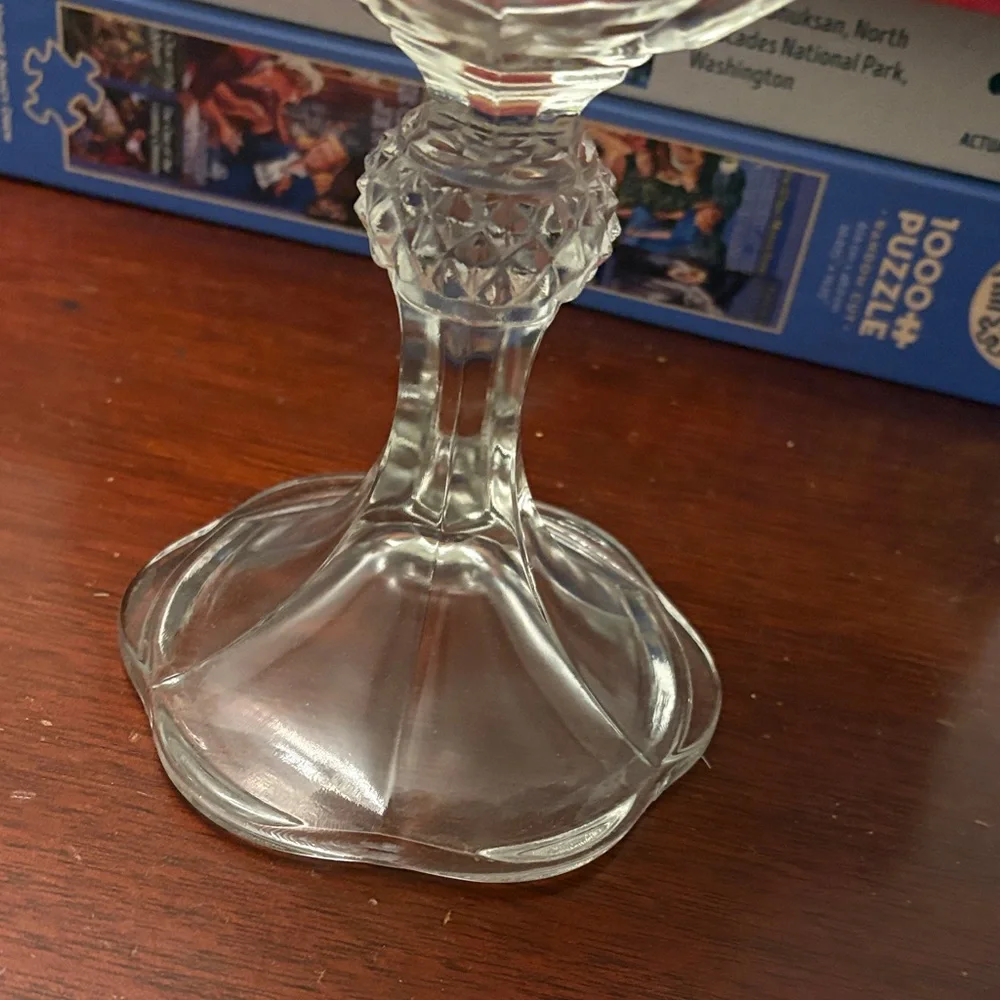 Elegant Crystal Candy Dish with Lid - Picture 3 of 9